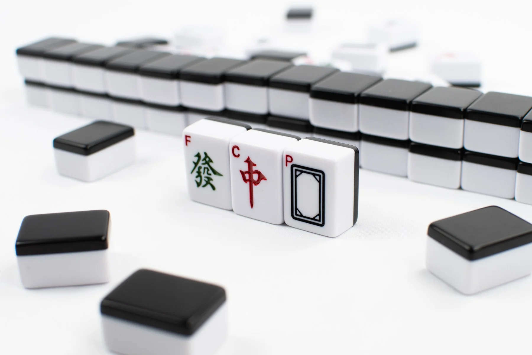 Mahjong Travel Case - Classic Set w/ Black Tiles - LPG - Image 3